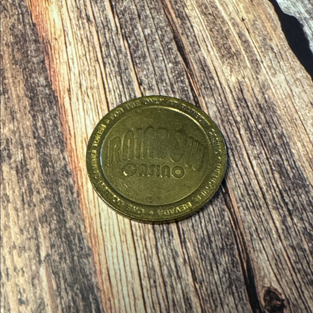 Preowned Rainbow Casino $1 Gaming Token Item #PHK965